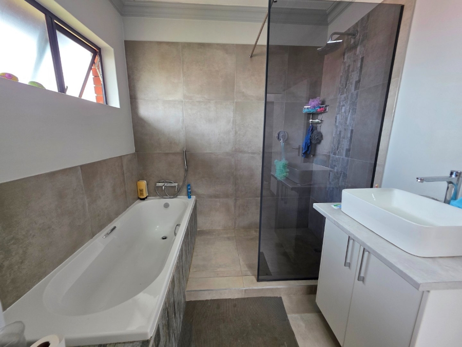 3 Bedroom Property for Sale in Wild Olive Estate Free State